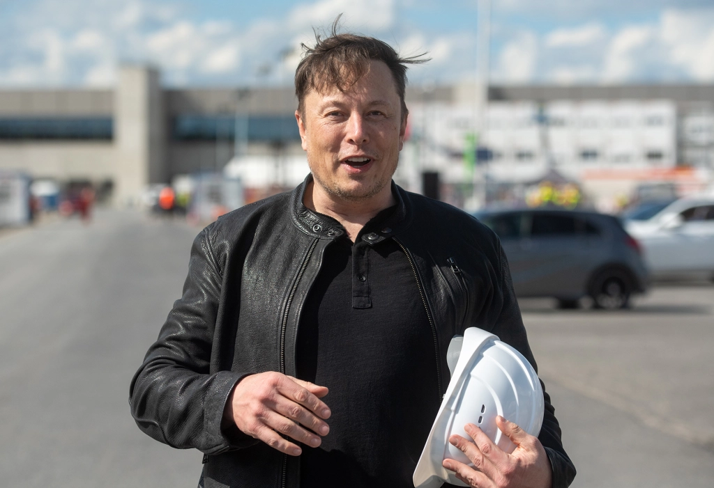 Darren Aronofsky girerà il biopic di Elon Musk