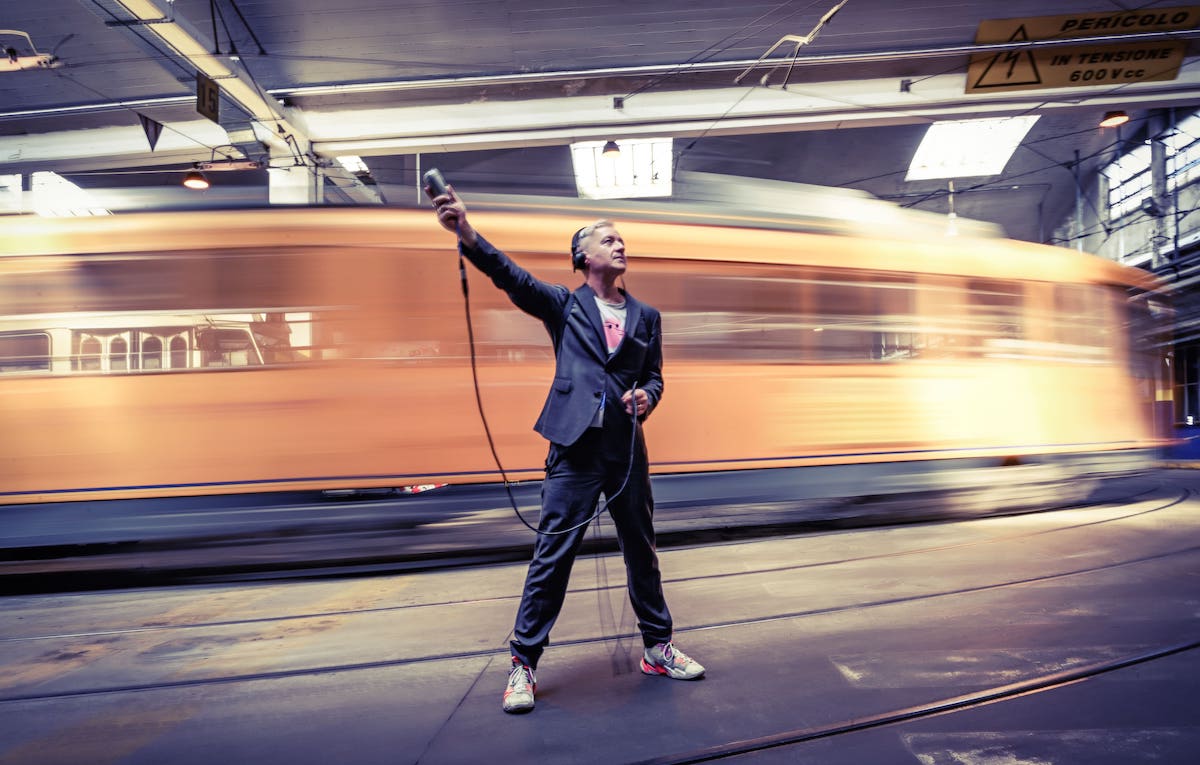Max Casacci ti fa ballare (e pensare) col rumore dei tram