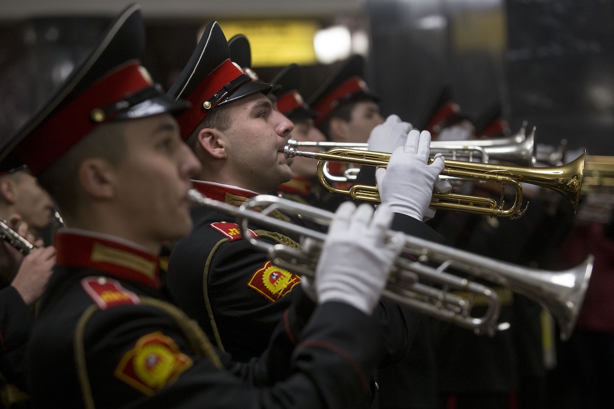 I musicisti che suoneranno per i soldati russi in Ucraina