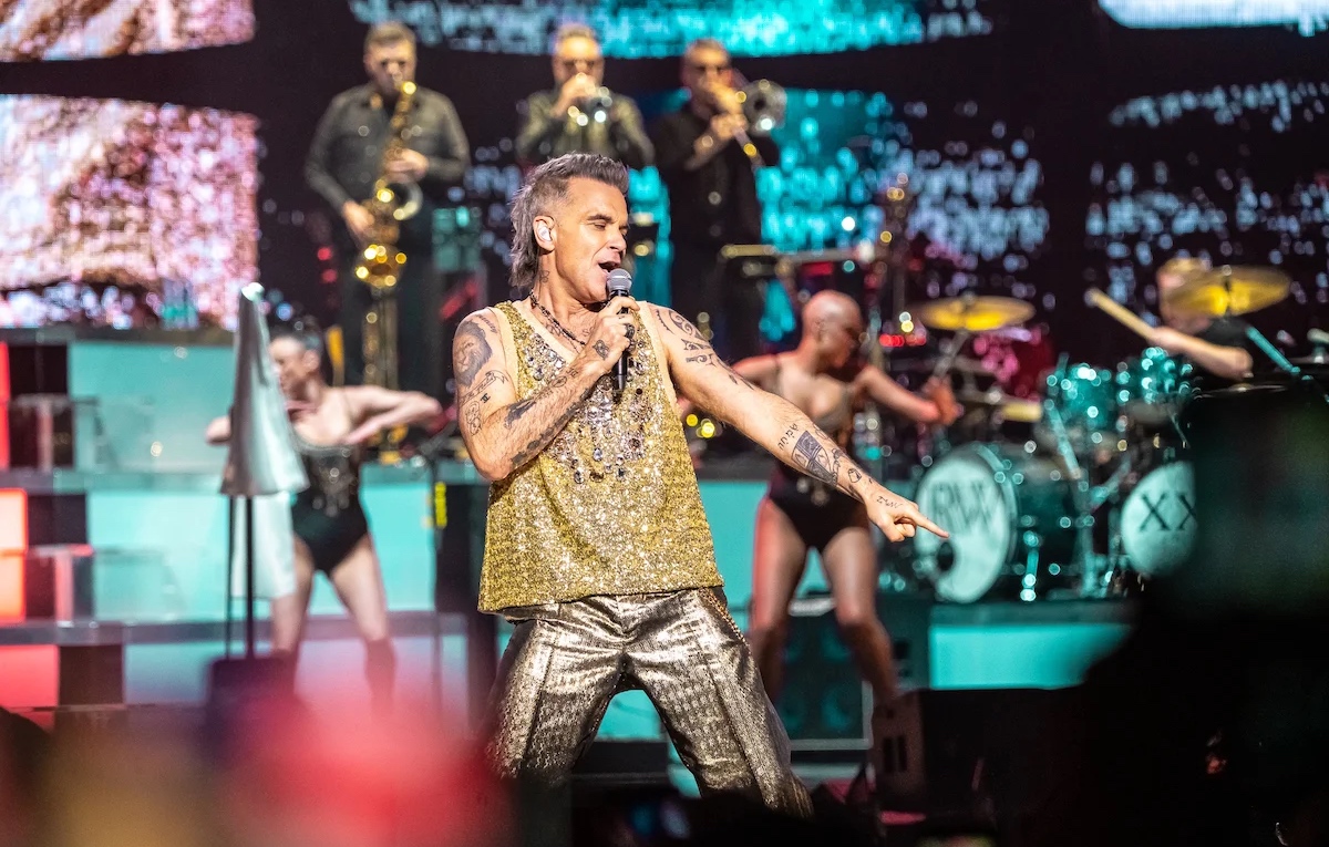 Robbie Williams: una donna è morta dopo un incidente a un suo concerto