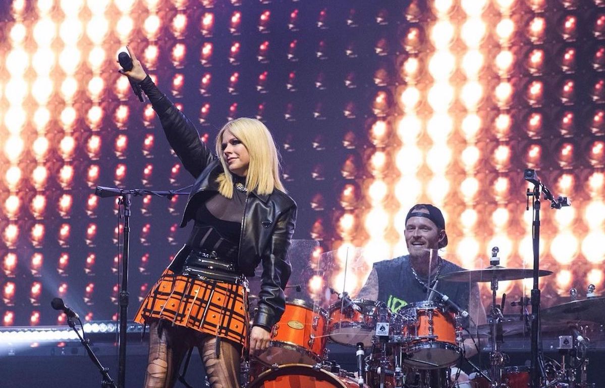 Avril Lavigne al Forum di Assago: non fateci scendere dalla macchina della nostalgia