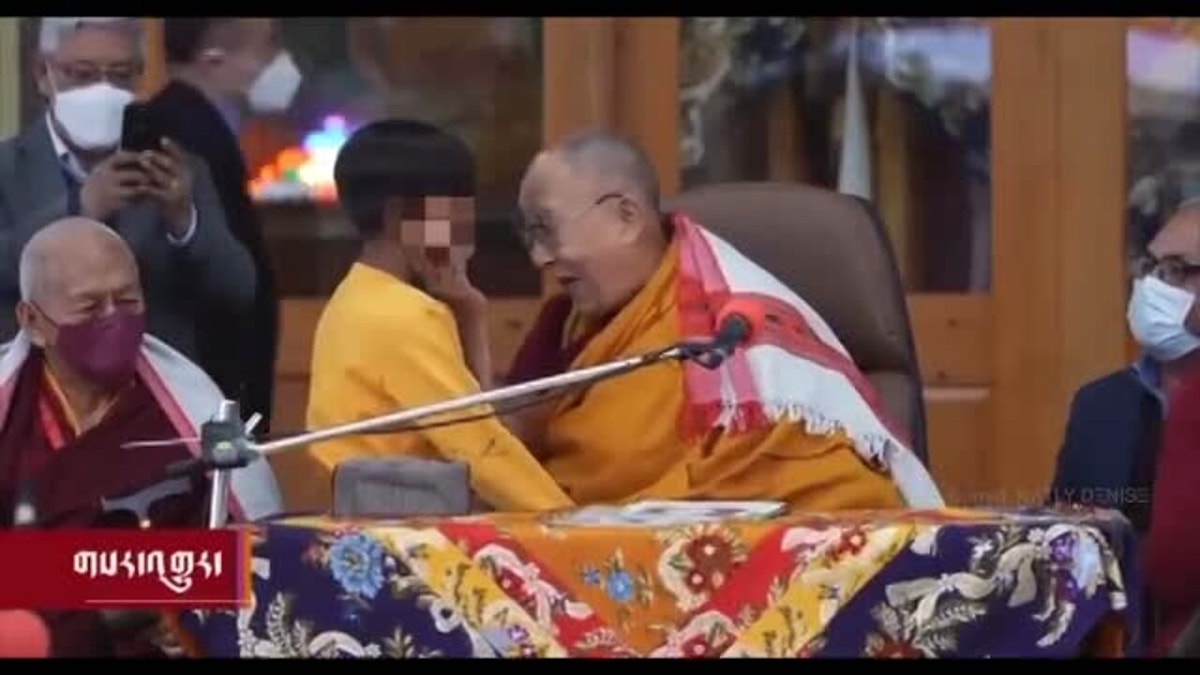 «Succhiami la lingua». Vecchie e nuove controversie del Dalai Lama