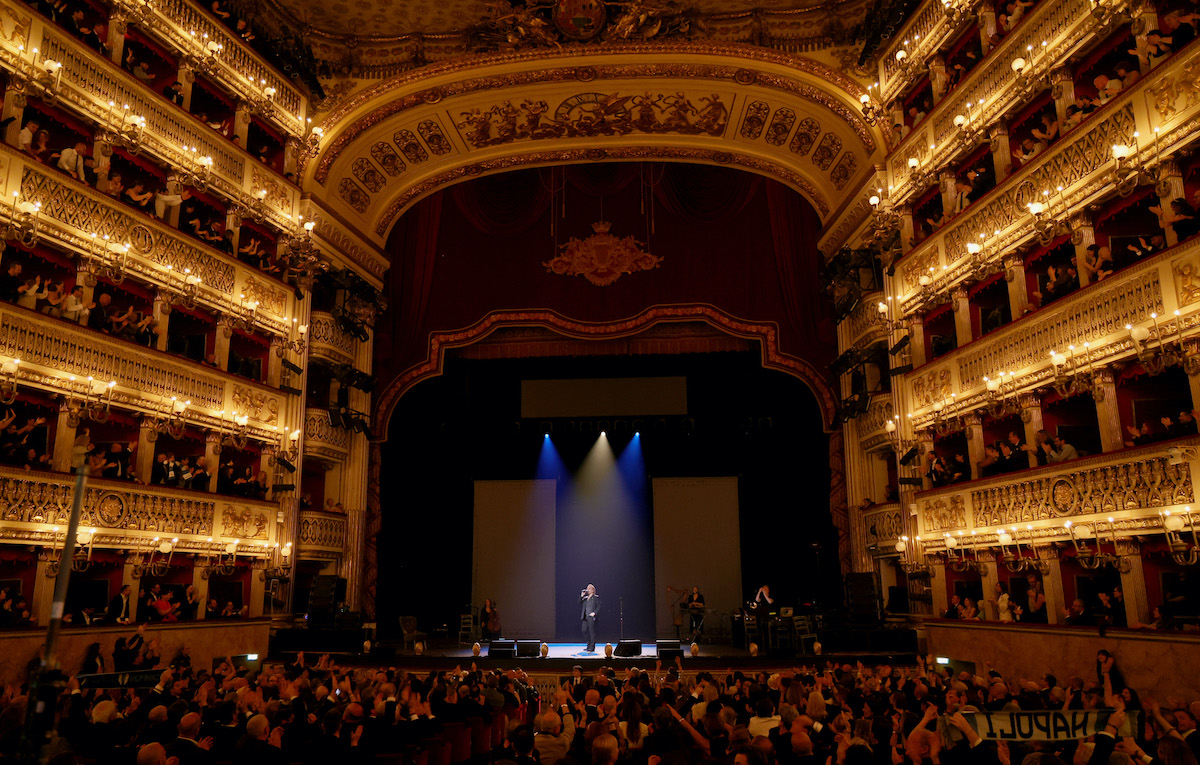 Bono al San Carlo di Napoli, lo spettacolo di una vita