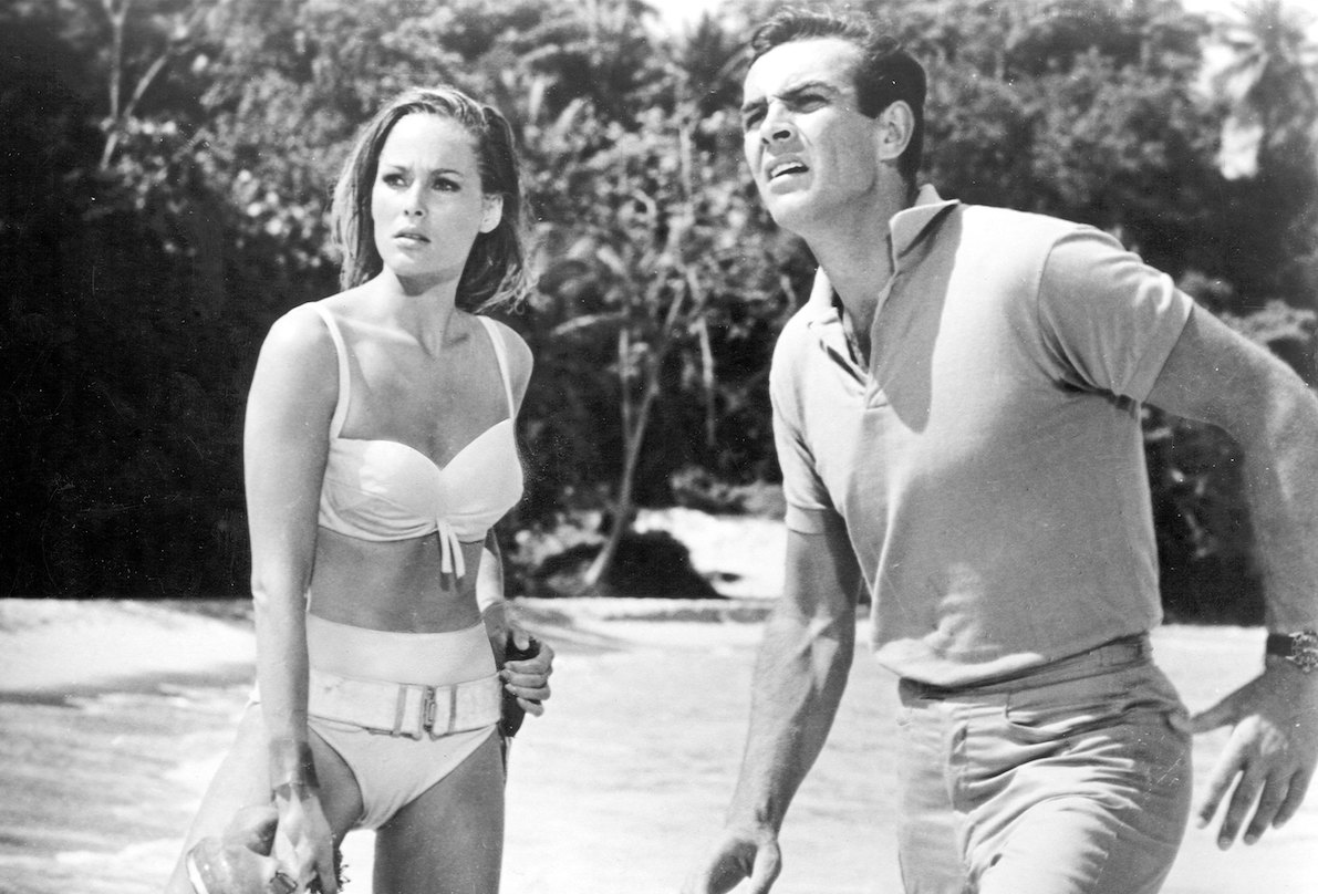 Ursula Andress e Sean Connery in 'Licenza di uccidere'