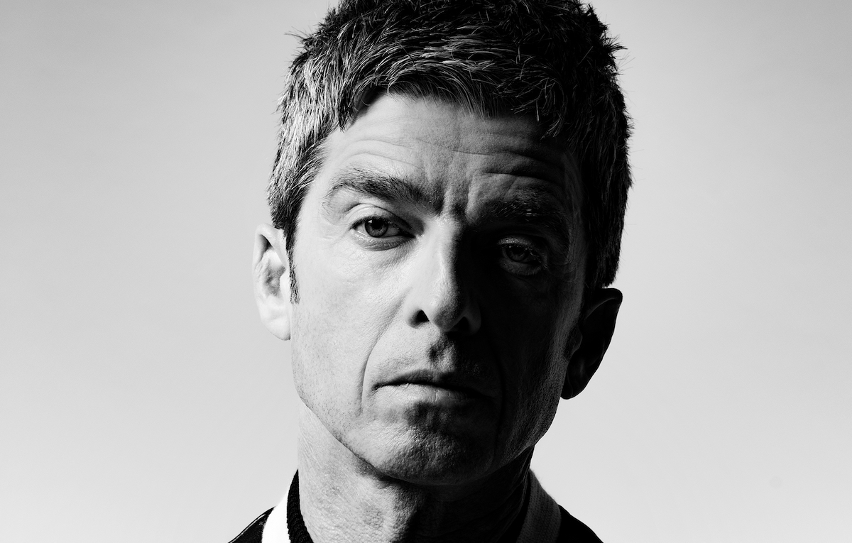 Che bellezza questo Noel Gallagher in bianco e nero, malinconico e nostalgico