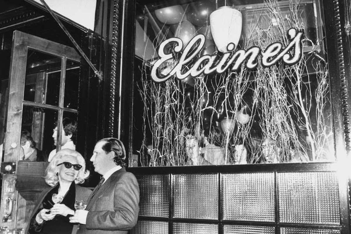 Storia breve di Elaine’s, il ristorante-simbolo della scena culturale di New York