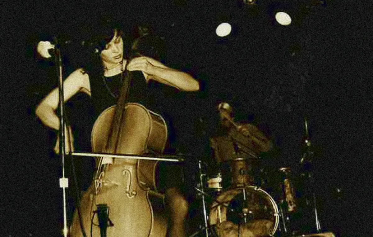 Avete presente la violoncellista di ‘In Utero’ dei Nirvana?