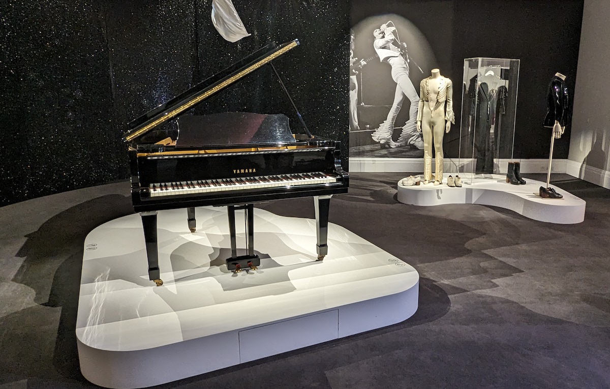 Freddie Mercury, venduto a due milioni di euro il pianoforte di ‘Bohemian Rhapsody’