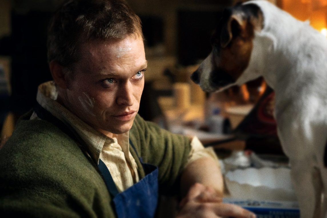 Caleb Landry Jones in 'Dogman' di Luc Besson