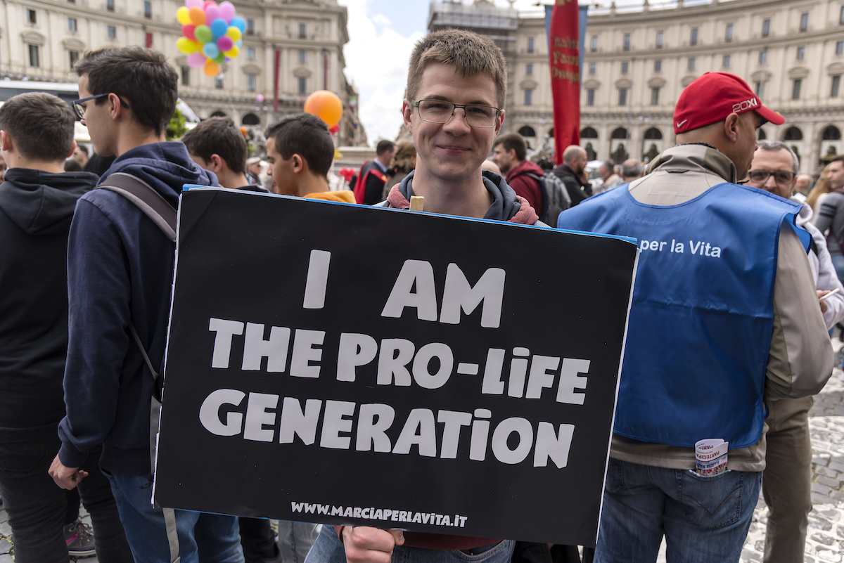 I movimenti Pro Life vogliono ostacolare il diritto all’aborto