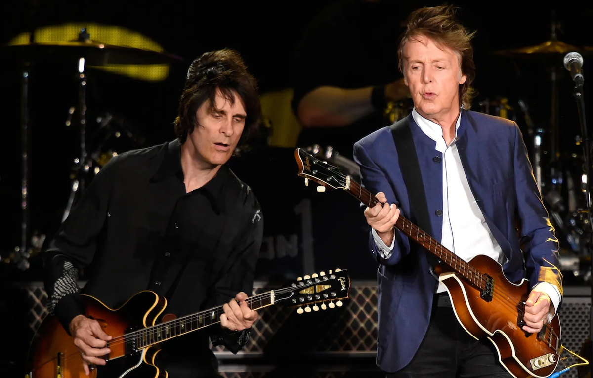 Com’è essere il braccio destro di Paul McCartney?