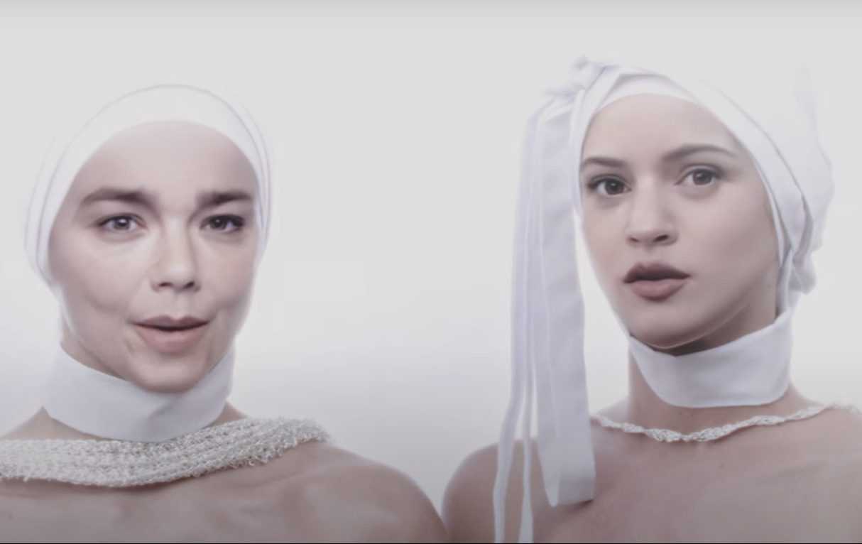 Björk e Rosalía, è uscito il video di ‘Oral’, il brano per salvare i salmoni islandesi