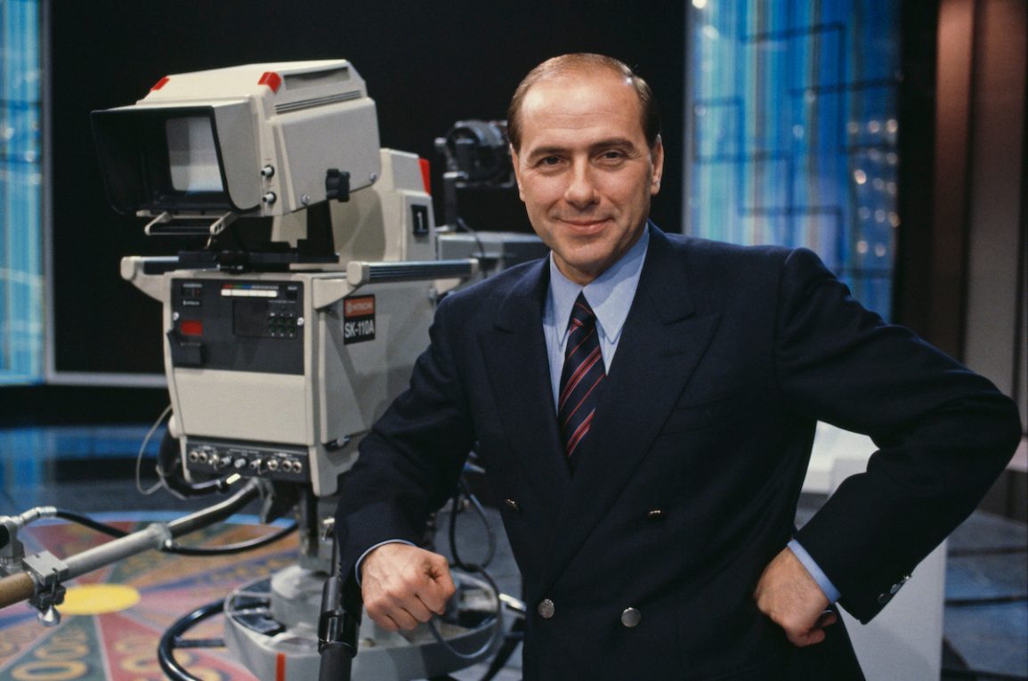Silvio Berlusconi nel 1986 al lancio de La Cinq
