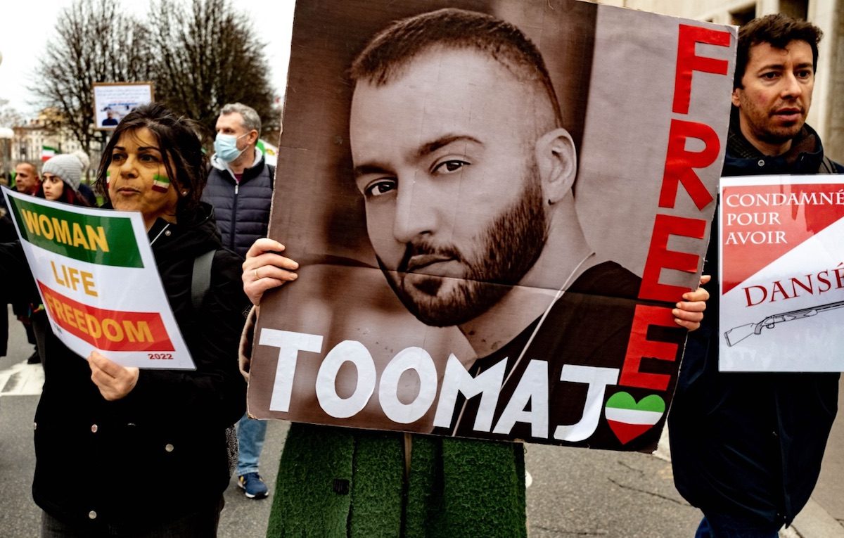 Il rapper iraniano Toomaj Salehi è stato condannato a morte per aver pubblicato musica critica nei confronti del governo