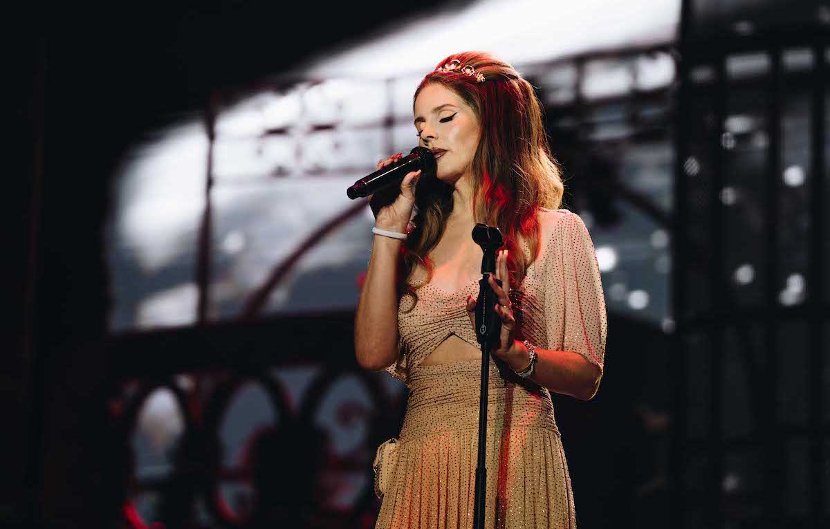 Lana Del Rey ha suonato a sorpresa tre inediti