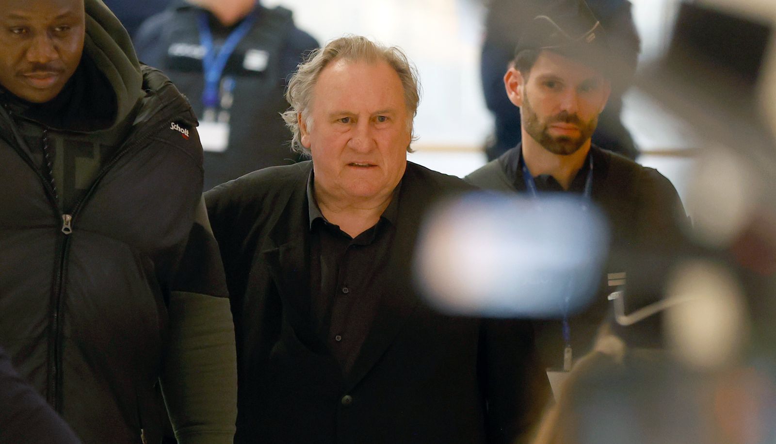 Gérard Depardieu è stato condannato per violenza sessuale