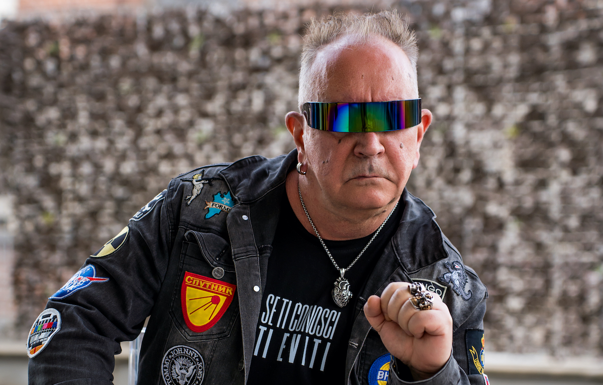 Johnson Righeira: «I critici ci hanno messo 20 anni per capire davvero ‘Vamos a la playa’»