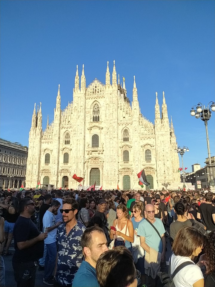 corteo leoncavallo milano