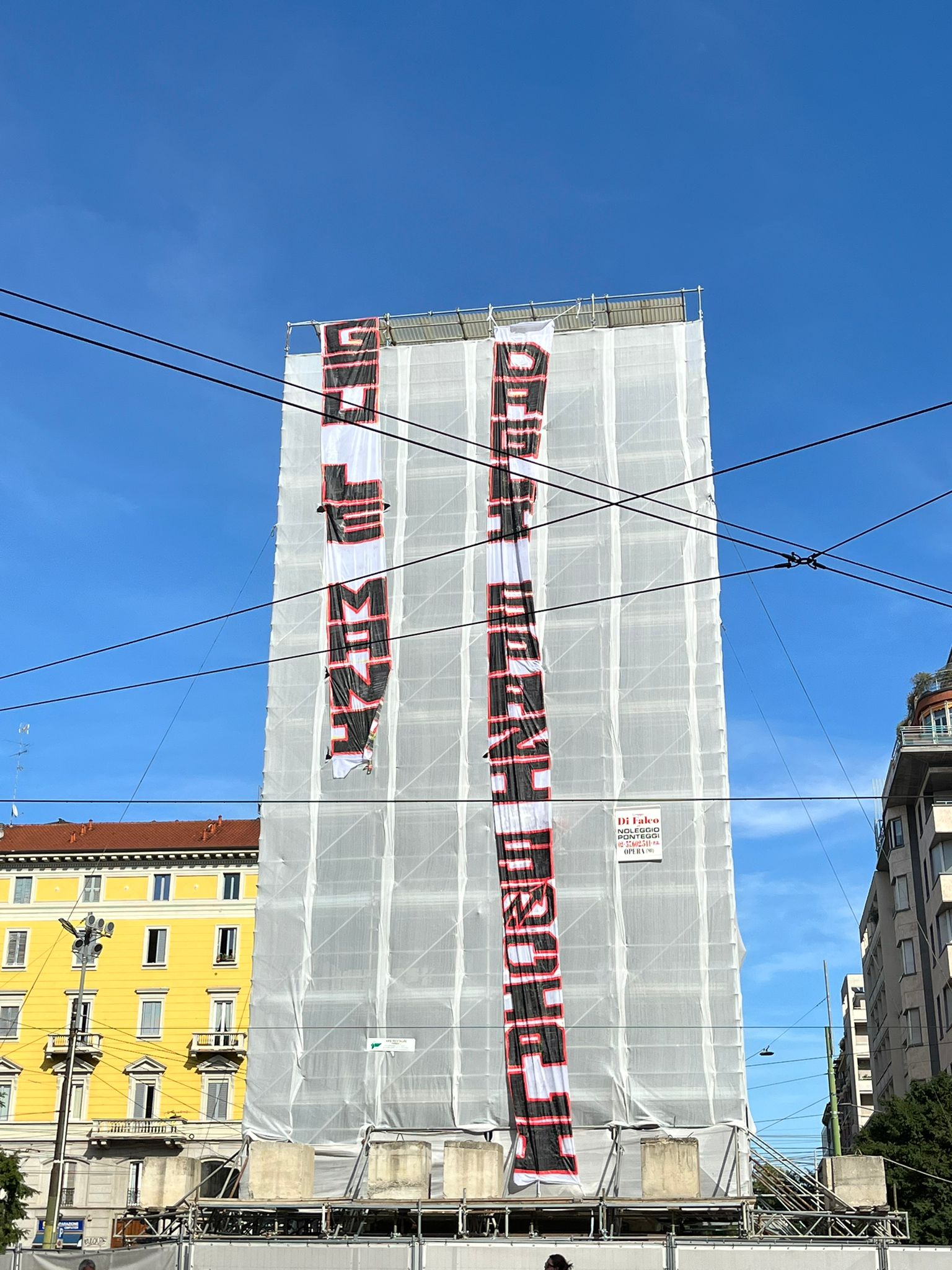 corteo leoncavallo milano