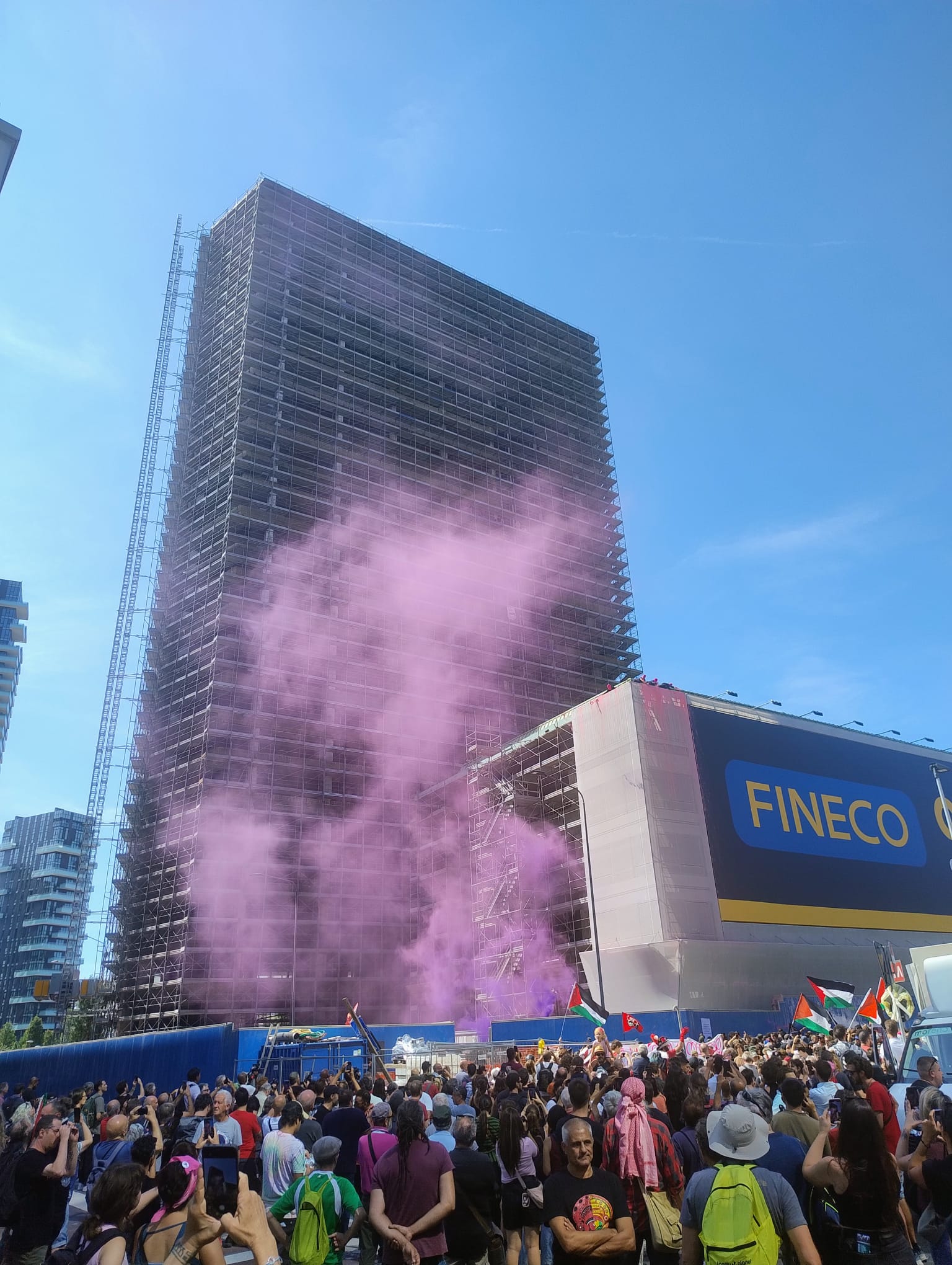corteo leoncavallo milano