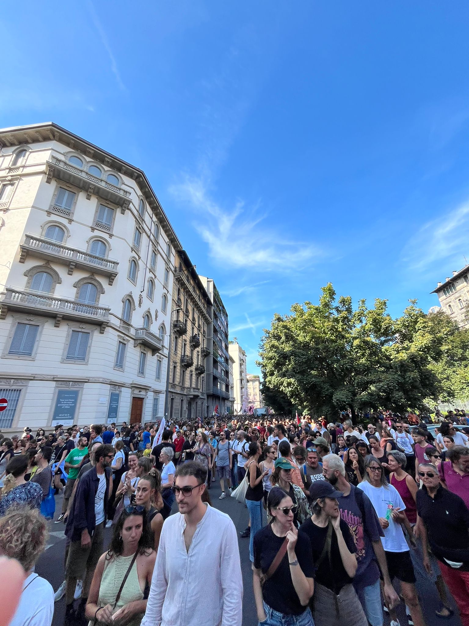 corteo leoncavallo milano