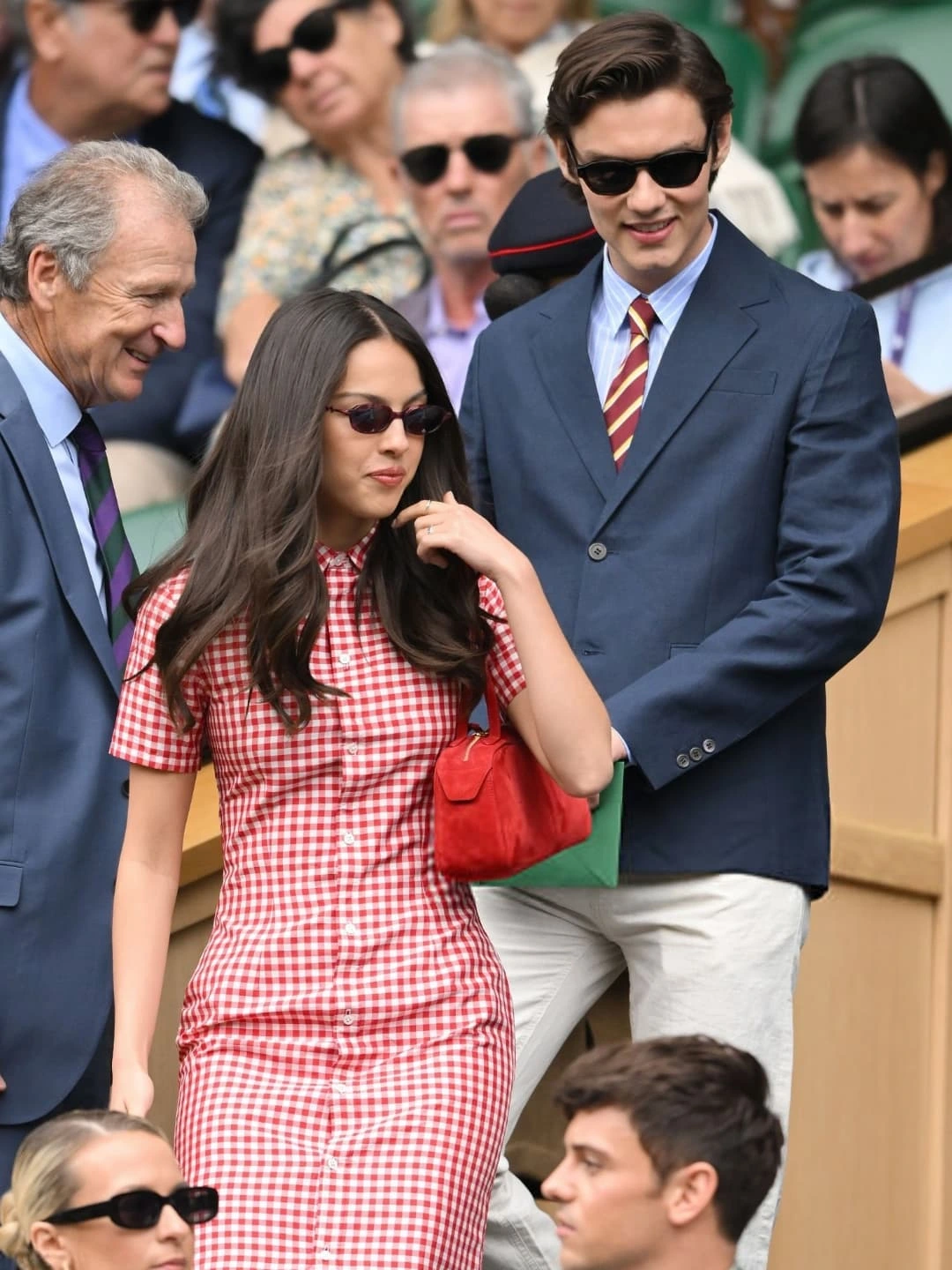 Olivia Rodrigo Louis Partridge