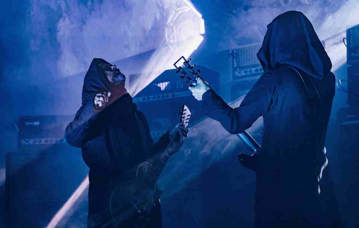 Ritornare nel grembo materno con i droni dei Sunn O)))