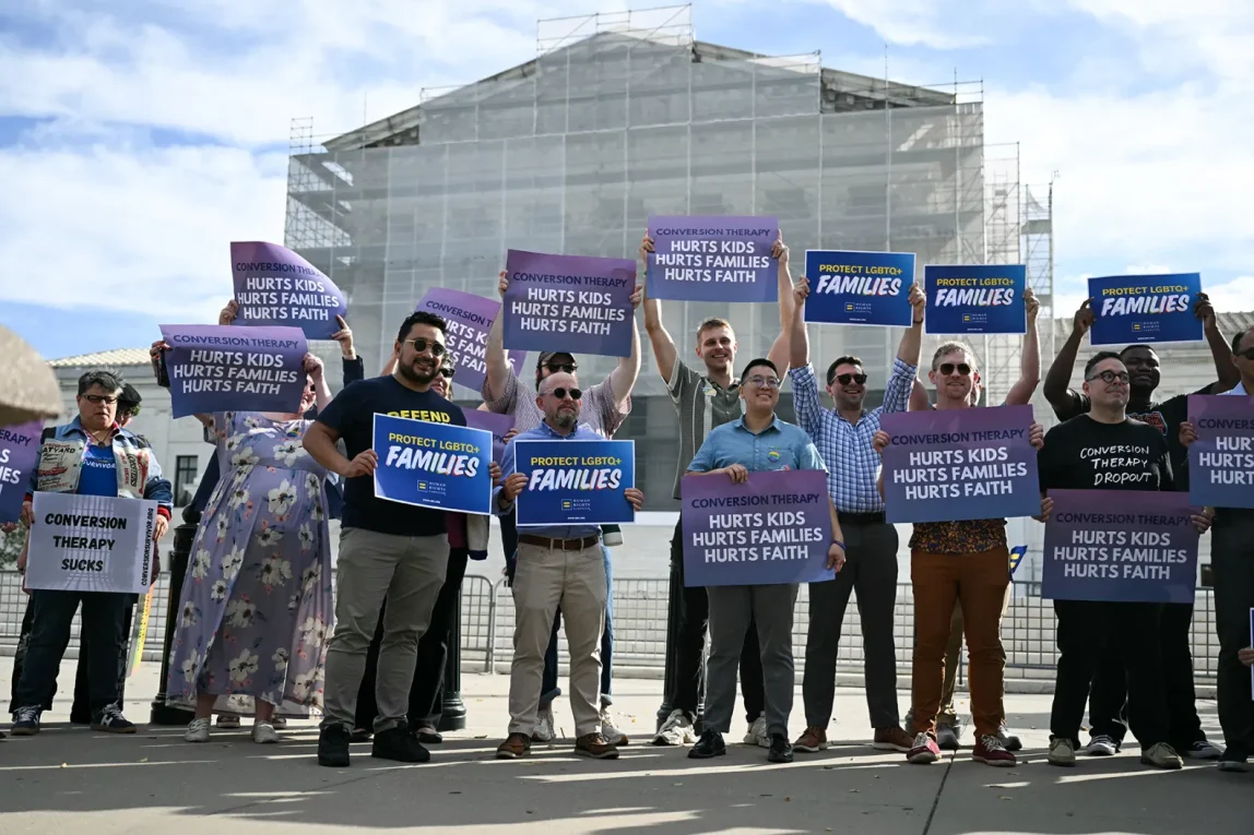 (da USA) conversion therapy