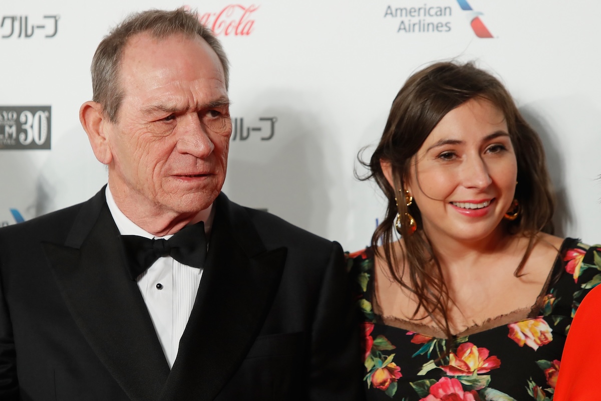 La famiglia di Tommy Lee Jones ha diffuso una dichiarazione dopo la morte della figlia Victoria