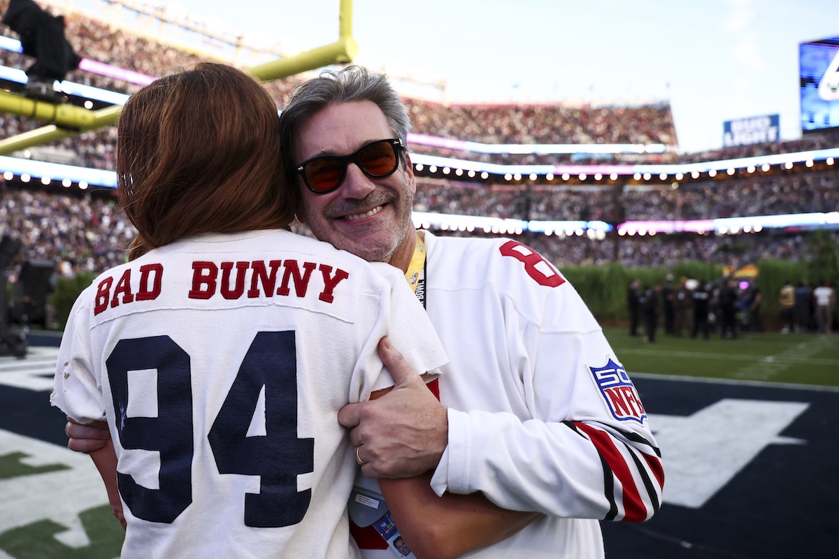 Cronaca della bromance fra Bad Bunny e Jon Hamm