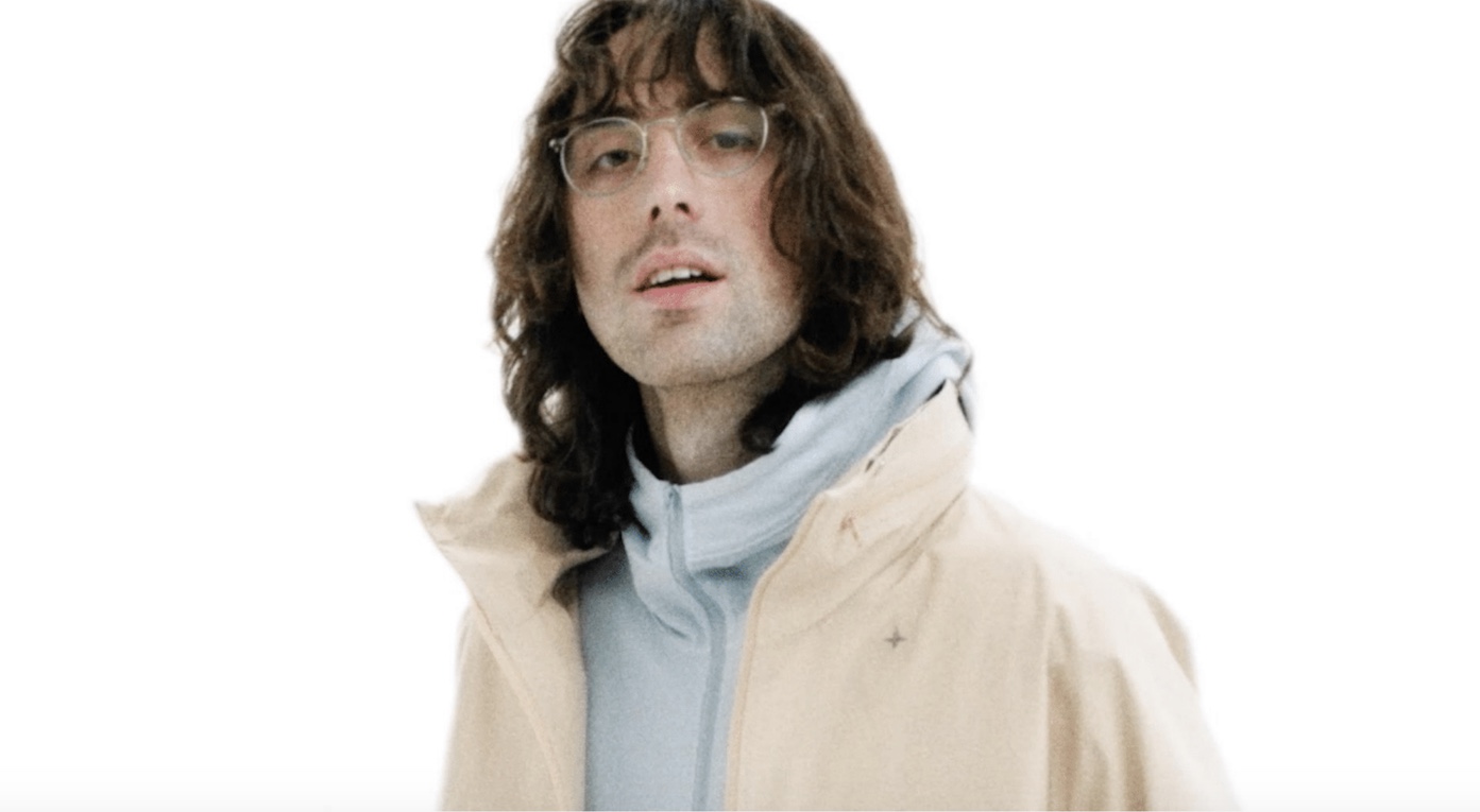 Stone Island Stellina SS’026: A. G. Cook indossa il futuro tecnico della nuova stagione