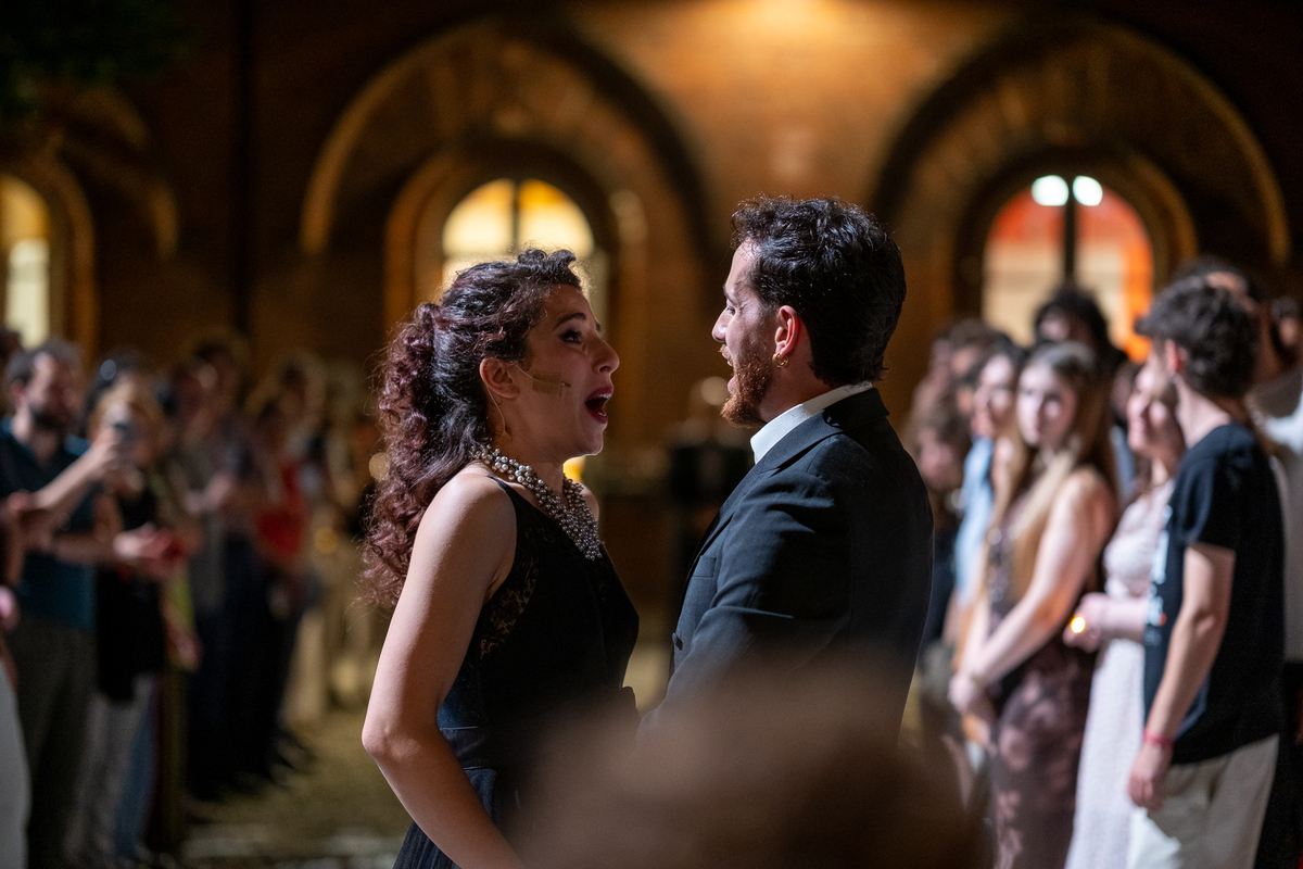 Una Traviata da cortile. Foto: Roberto Cristaudo