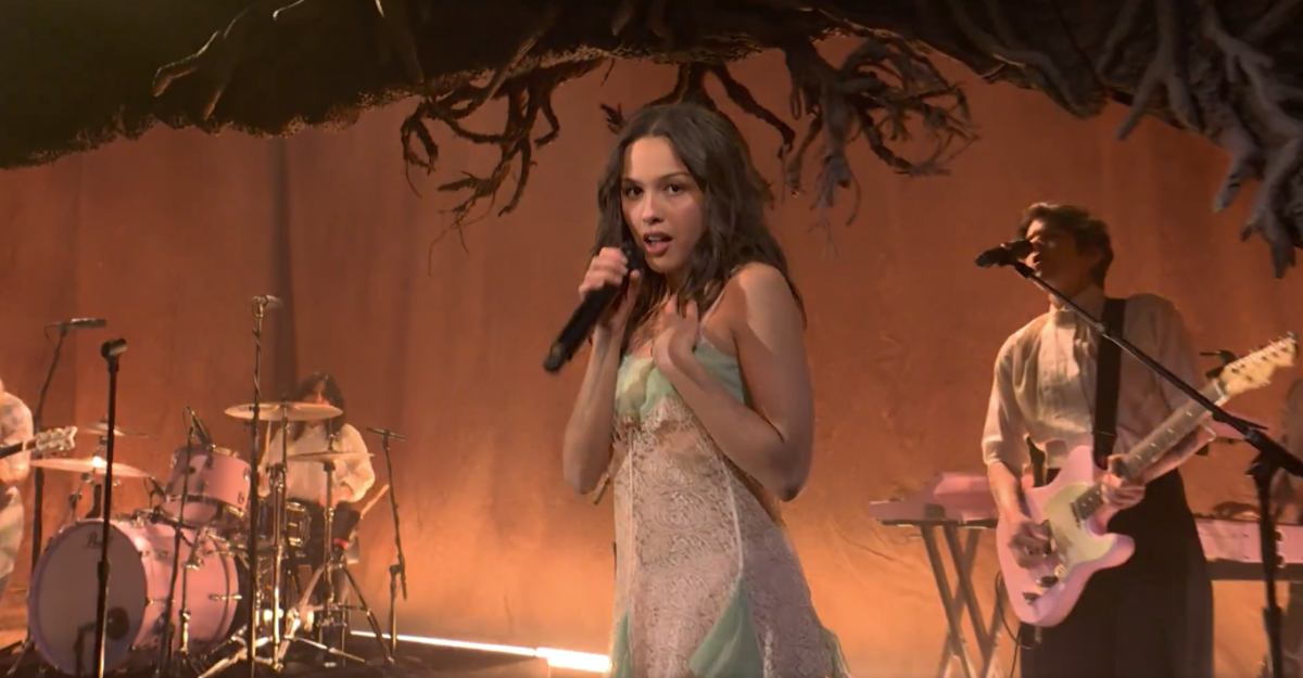 (DA USA) Olivia Rodrigo SNL