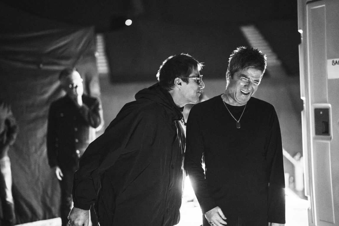Liam e Noel Gallagher a Tokyo durante Oasis Live ’25