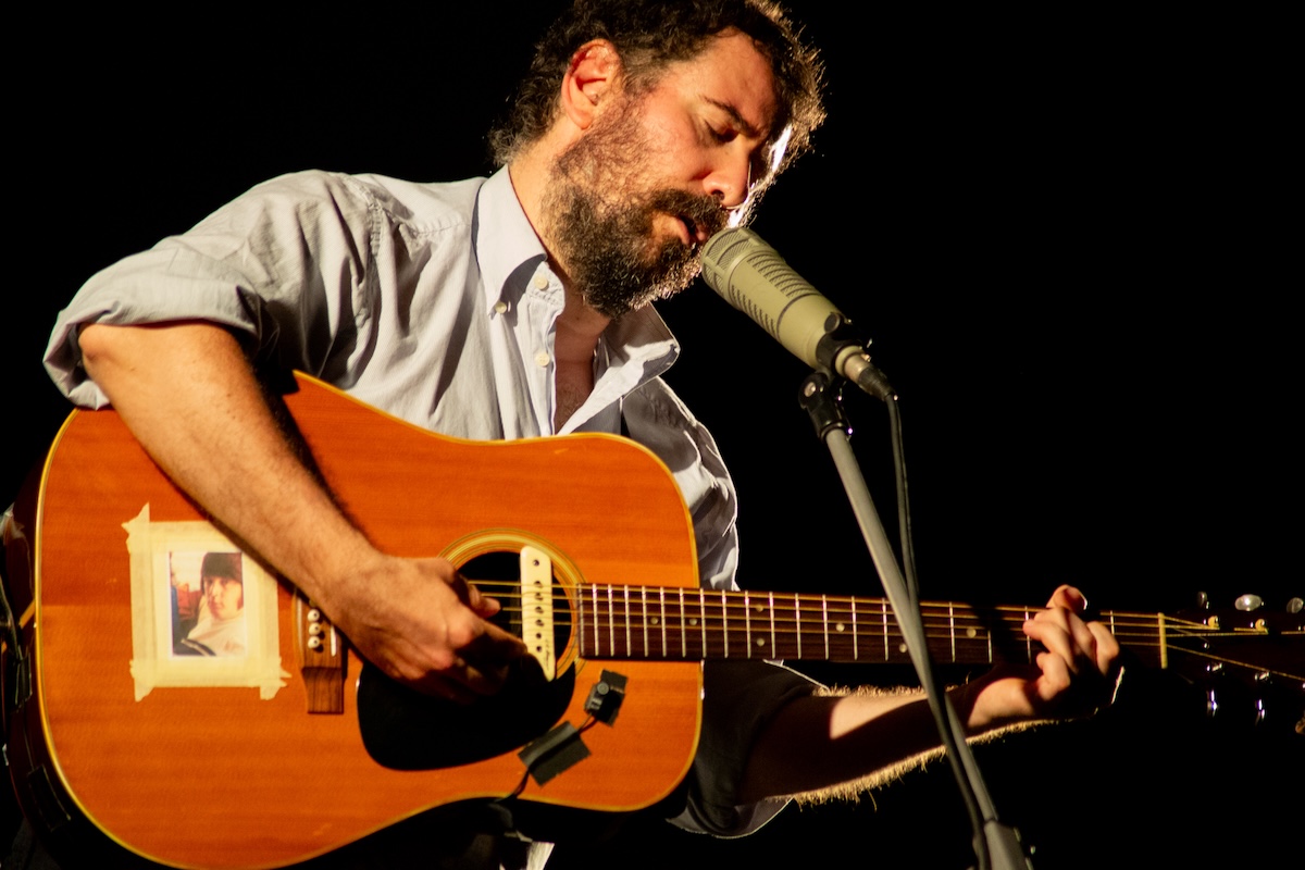 Il concerto di Iosonouncane è stato (letteralmente) divino