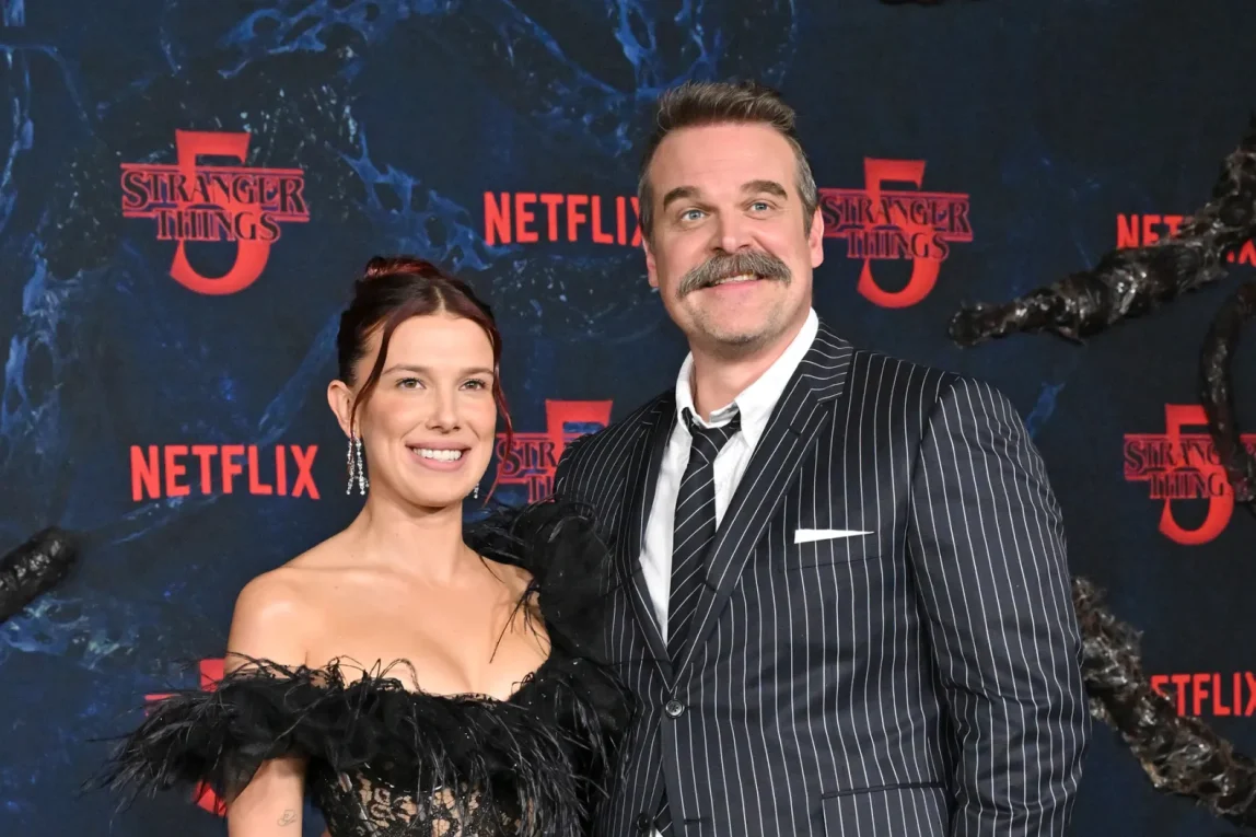 (DA USA) David Harbour Millie Bobby Brown