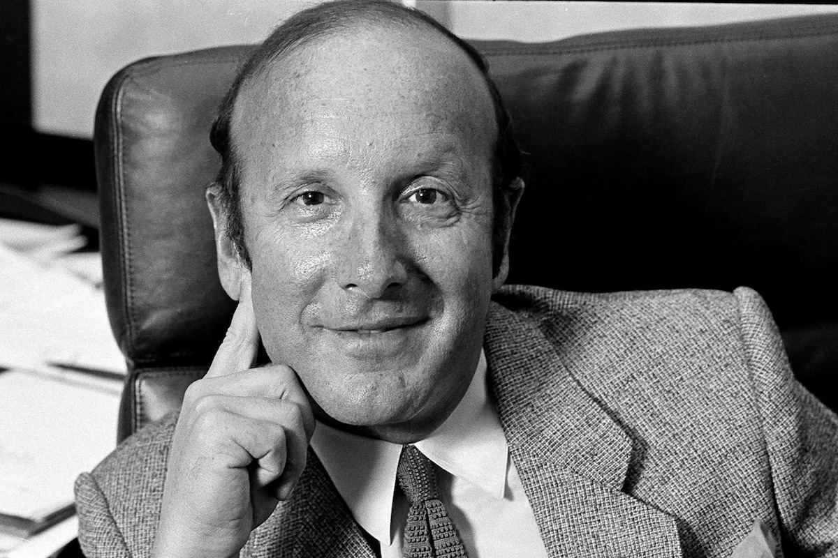 È morto Clive Davis, uno dei più grandi discografici di sempre
