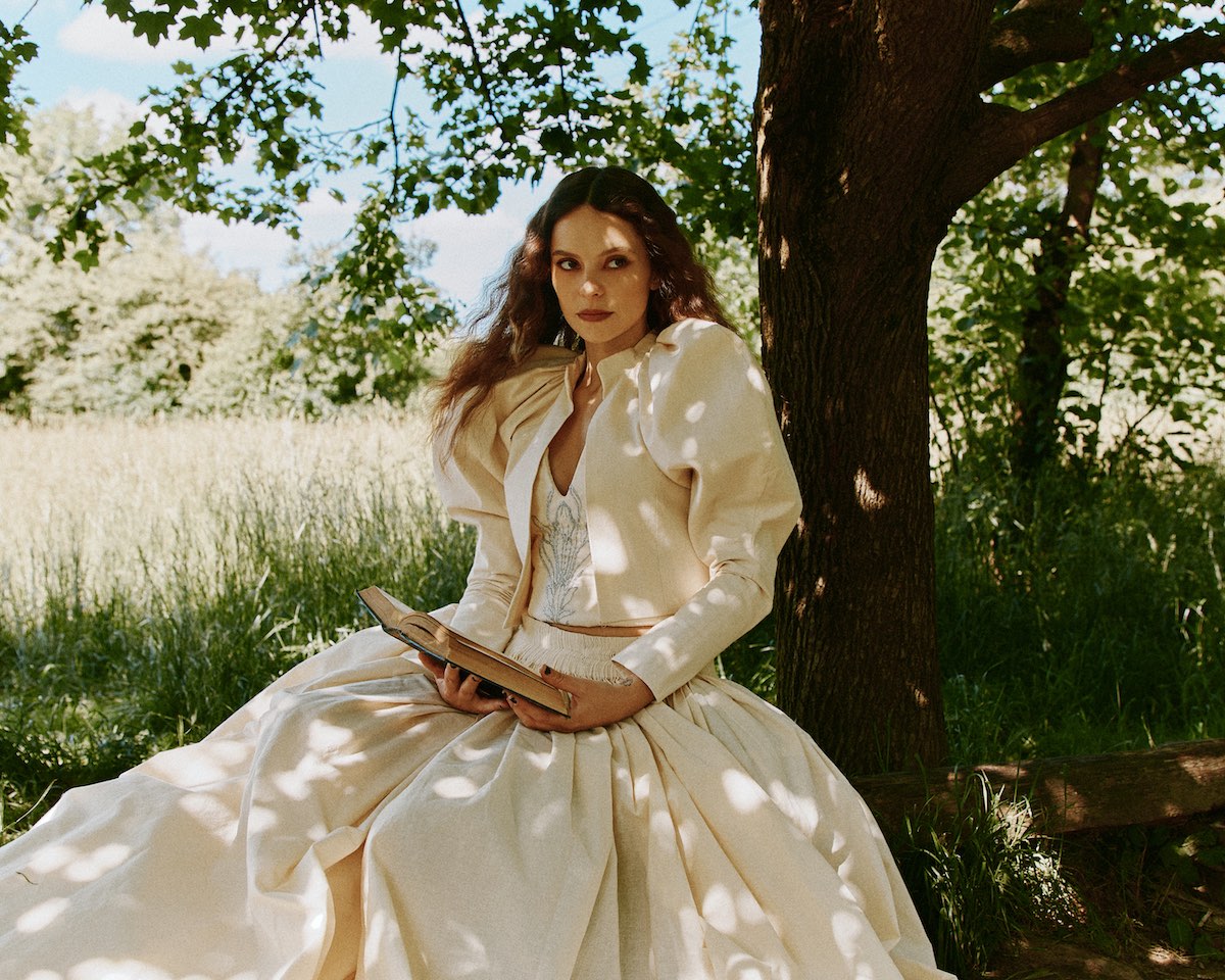 È uscito il libro delle ombre di Francesca Michielin