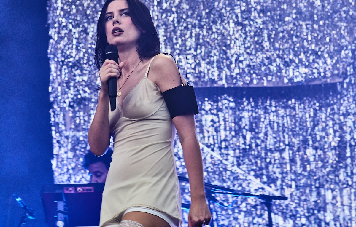Ieri i Wolf Alice hanno suonato ‘Smells Like Teen Spirit’ dei Nirvana: il video
