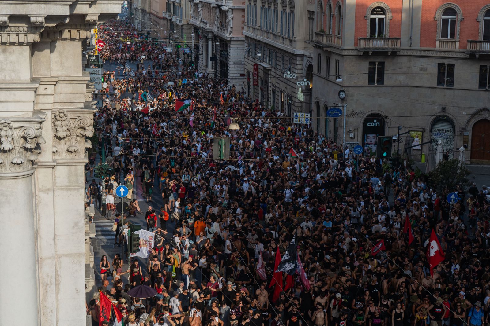 «Avevamo ragione noi»: le foto dei 25 anni del G8 a Genova