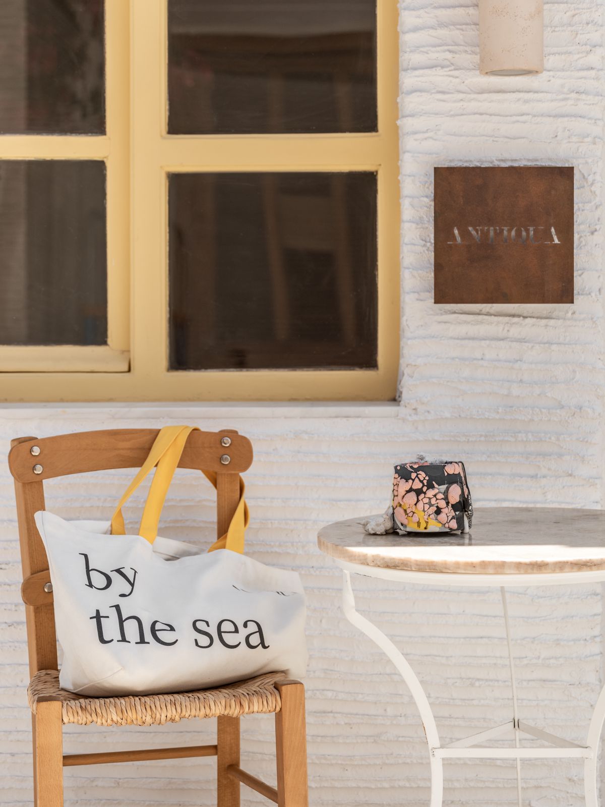 Antiqua Gallery