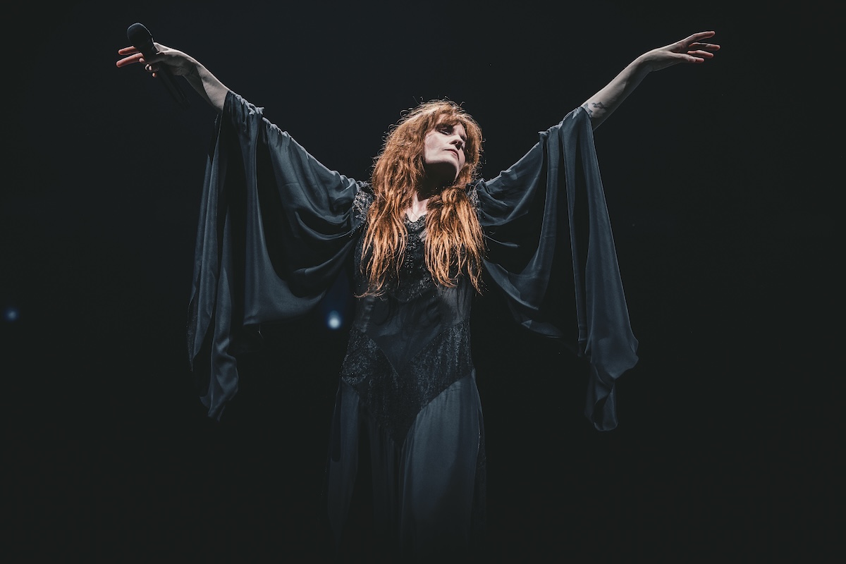 Florence Welch è ancora la sacerdotessa del pop-rock di cui abbiamo bisogno
