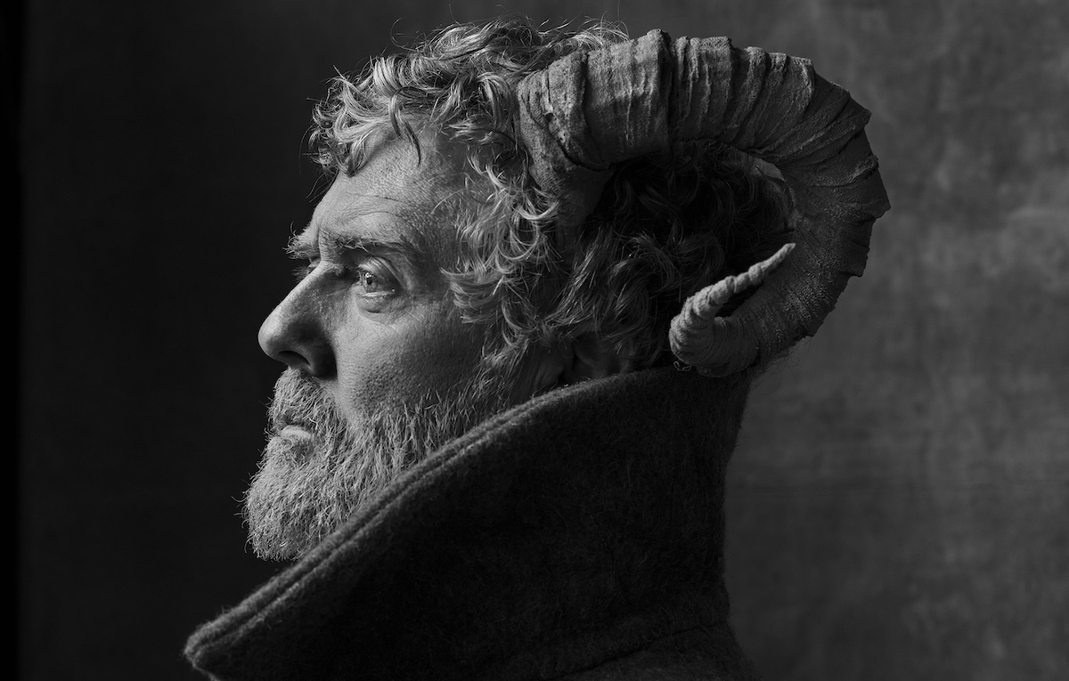 Glen Hansard dava un senso alla bellezza e al dolore