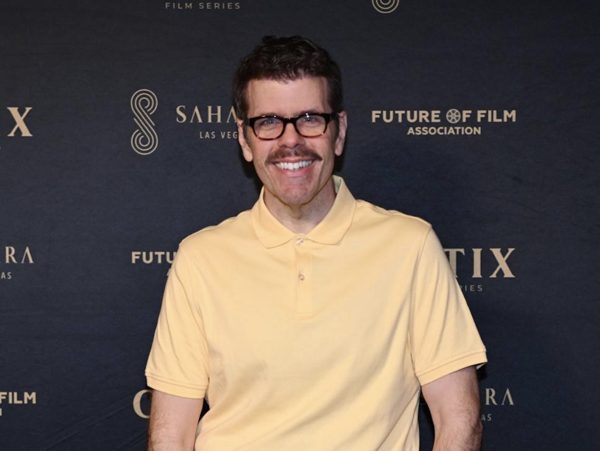 Il blogger Perez Hilton ricoverato dopo essersi inflitto lesioni in diretta social