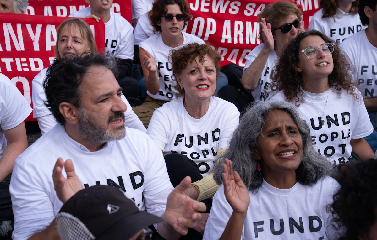 Susan Sarandon è stata arrestata durante una protesta contro Netanyahu