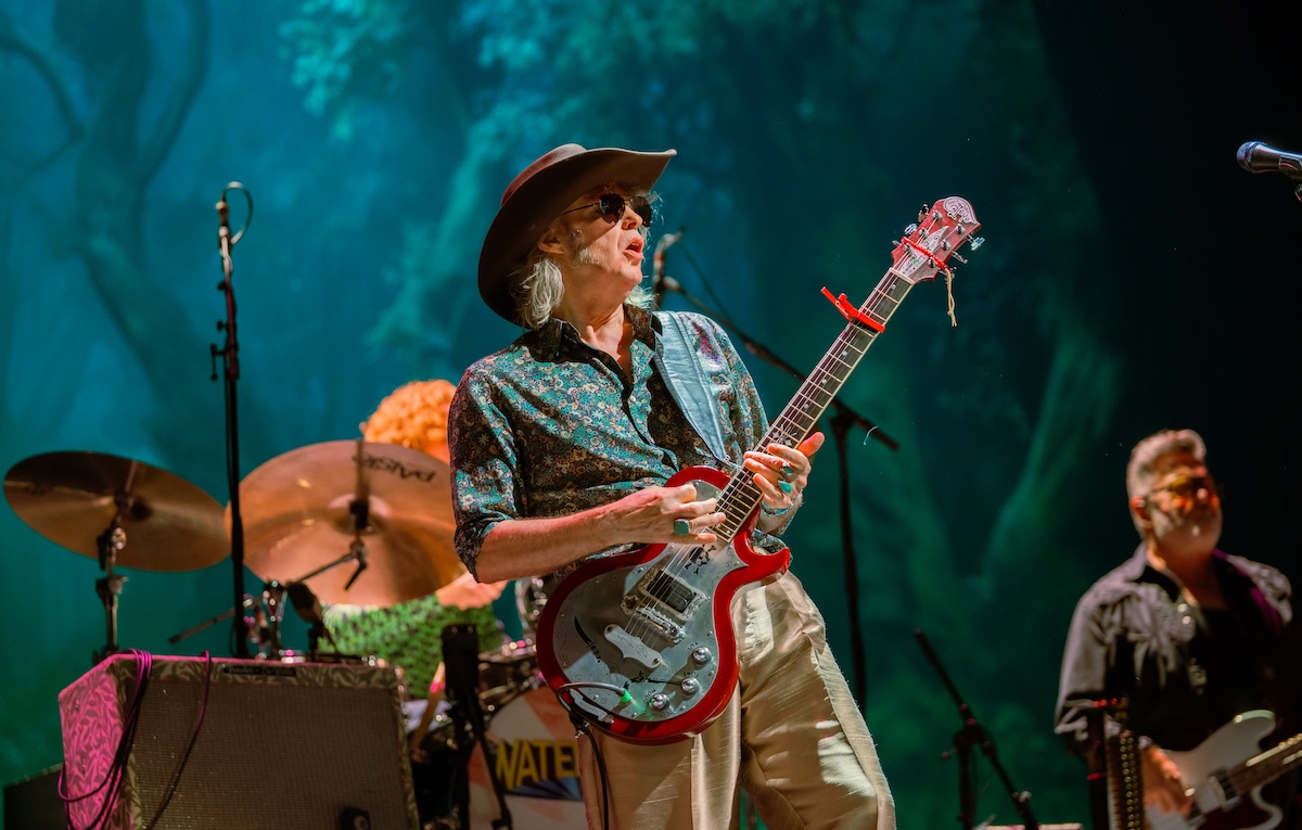 Cowboy, folkettari, visionari: i Waterboys e Steve Earle a Londra con la Fisherman’s Blues Revue