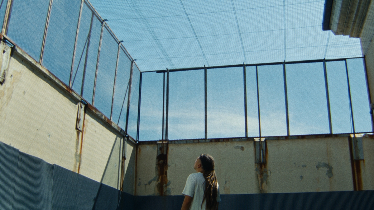 Sayf nella Casa di Reclusione di Chiavari. Foto: estratto dal documentario 'Il cielo in una stanza'