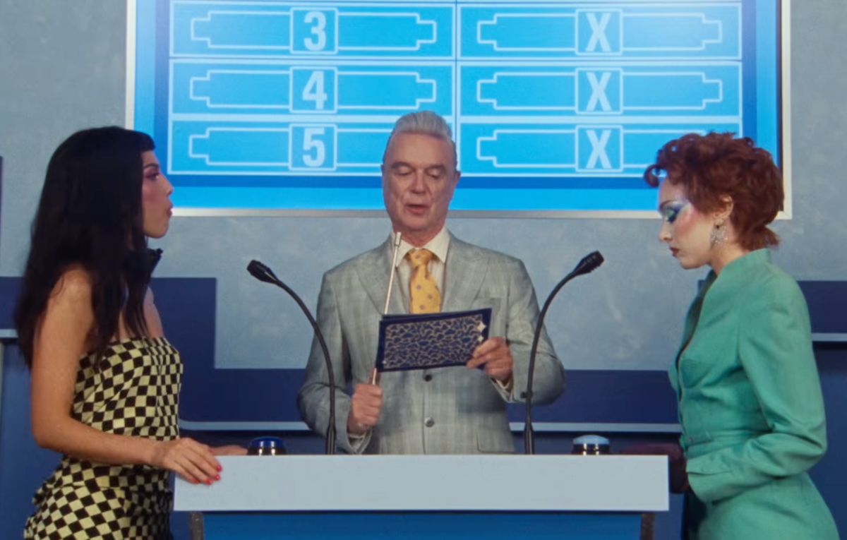 Che cosa ci fa David Byrne nel video di Olivia Rodrigo e Chappell Roan?
